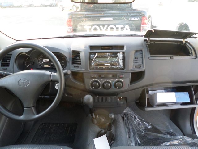 Toyota Hilux 4x2 E 2.5 Dsl Toyota Hilux 4x2 E 2.5 Dsl