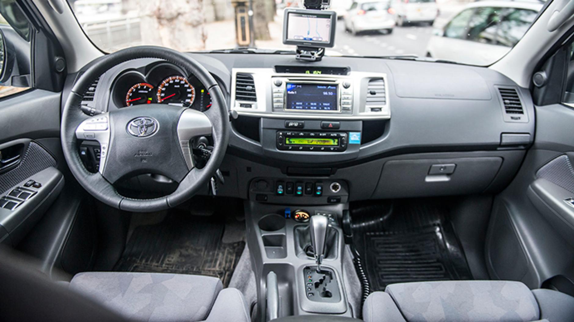 Toyota Hilux 6x6