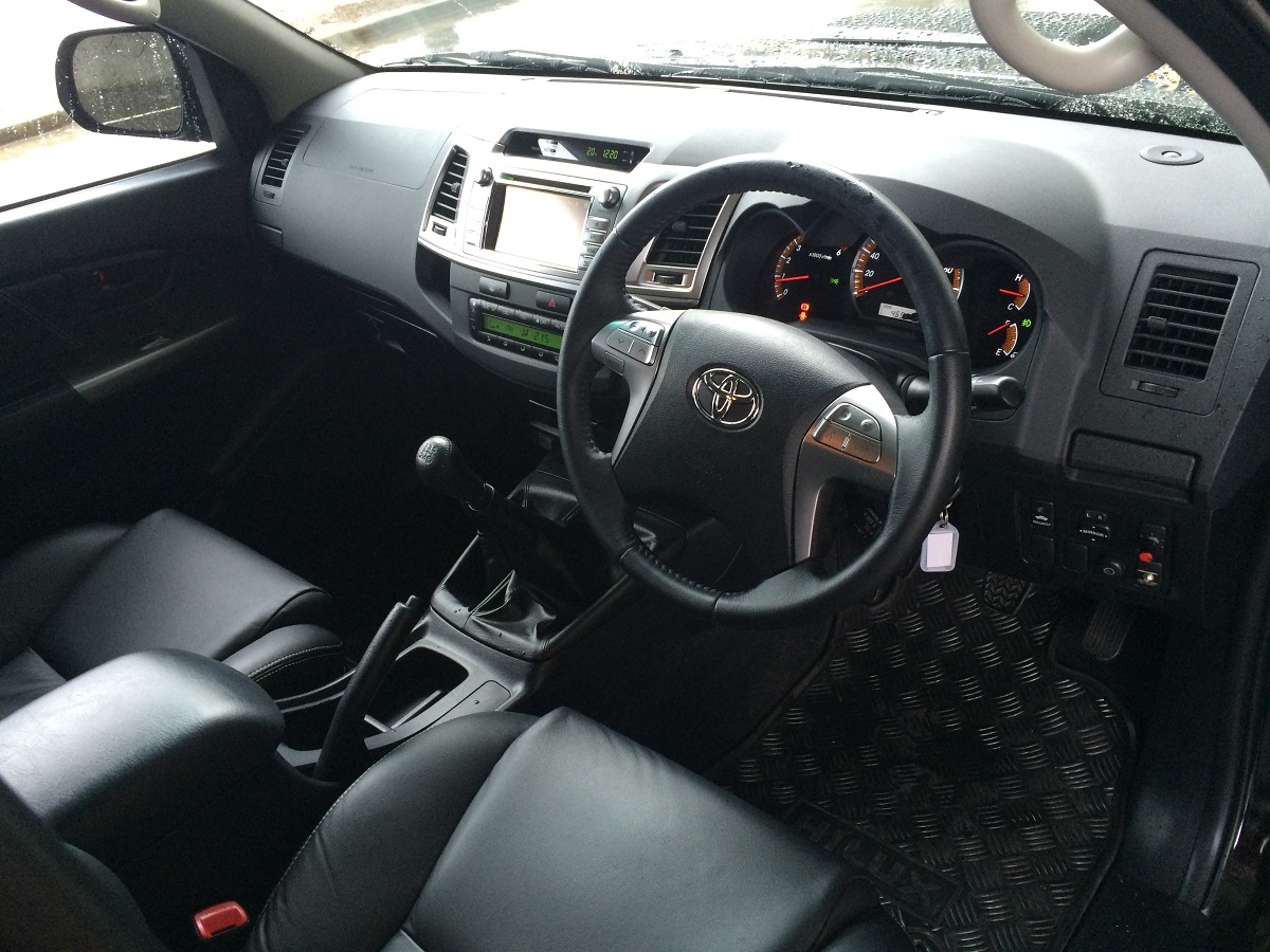 Toyota Hilux Black Edition