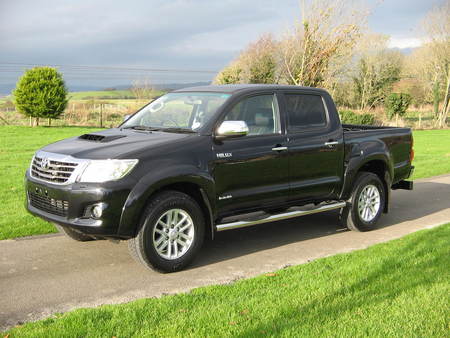 Toyota Hilux Black