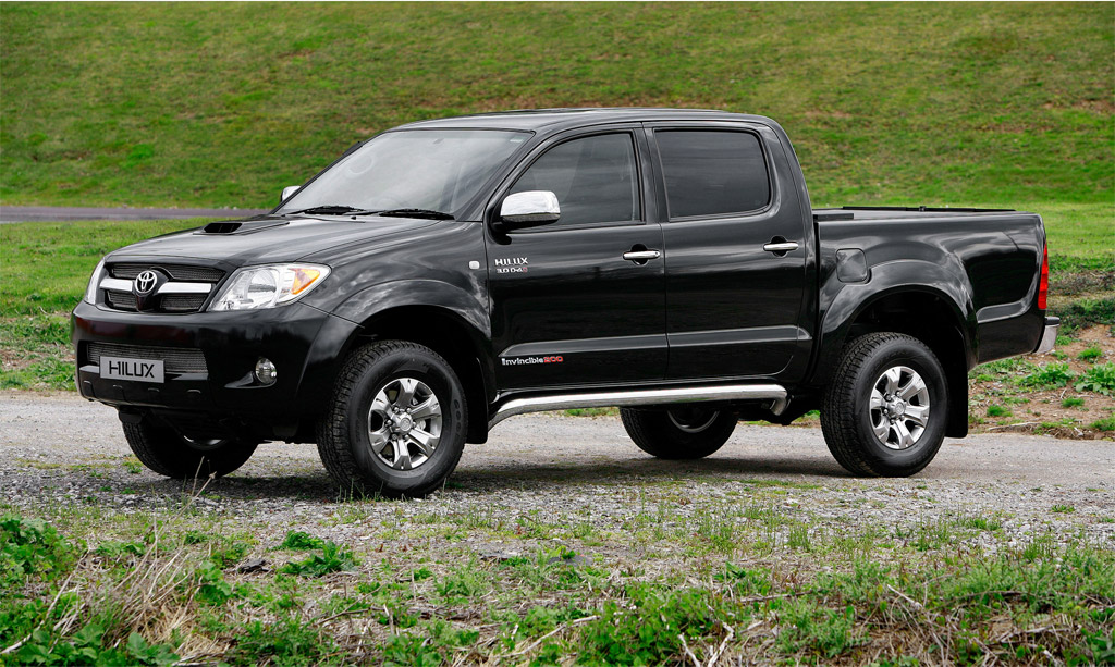 Toyota Hilux Black