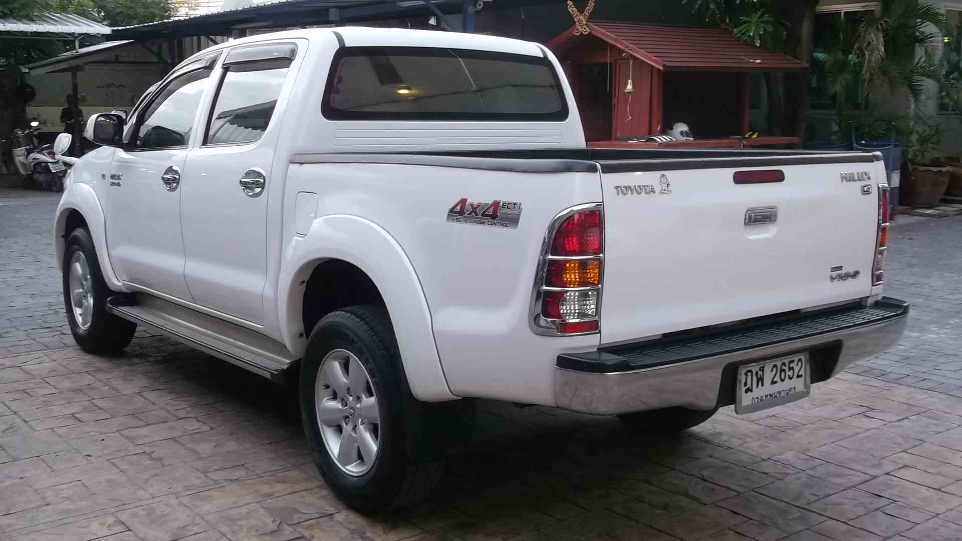 Toyota Hilux Crew Cab