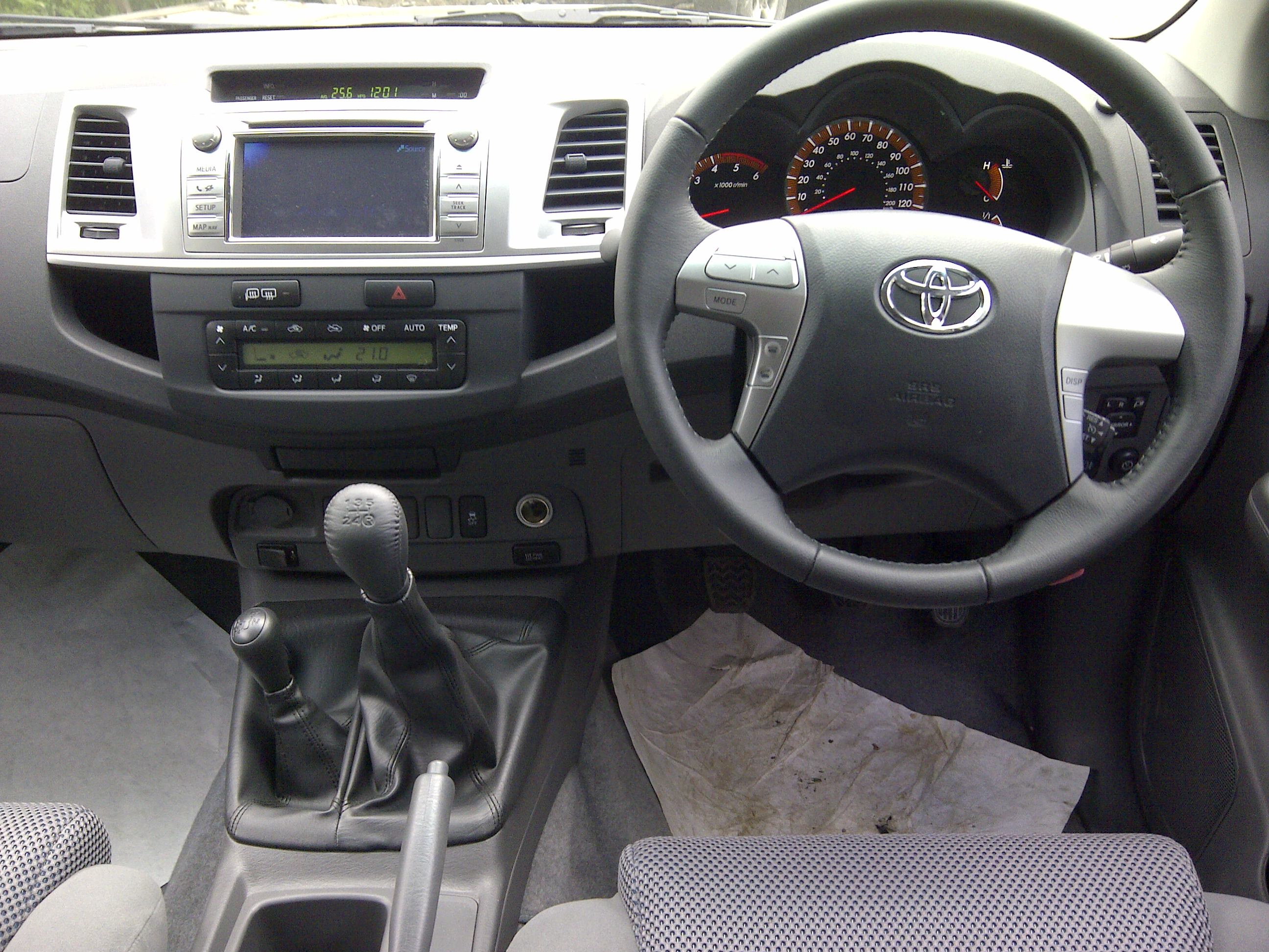 Toyota Hilux Manual