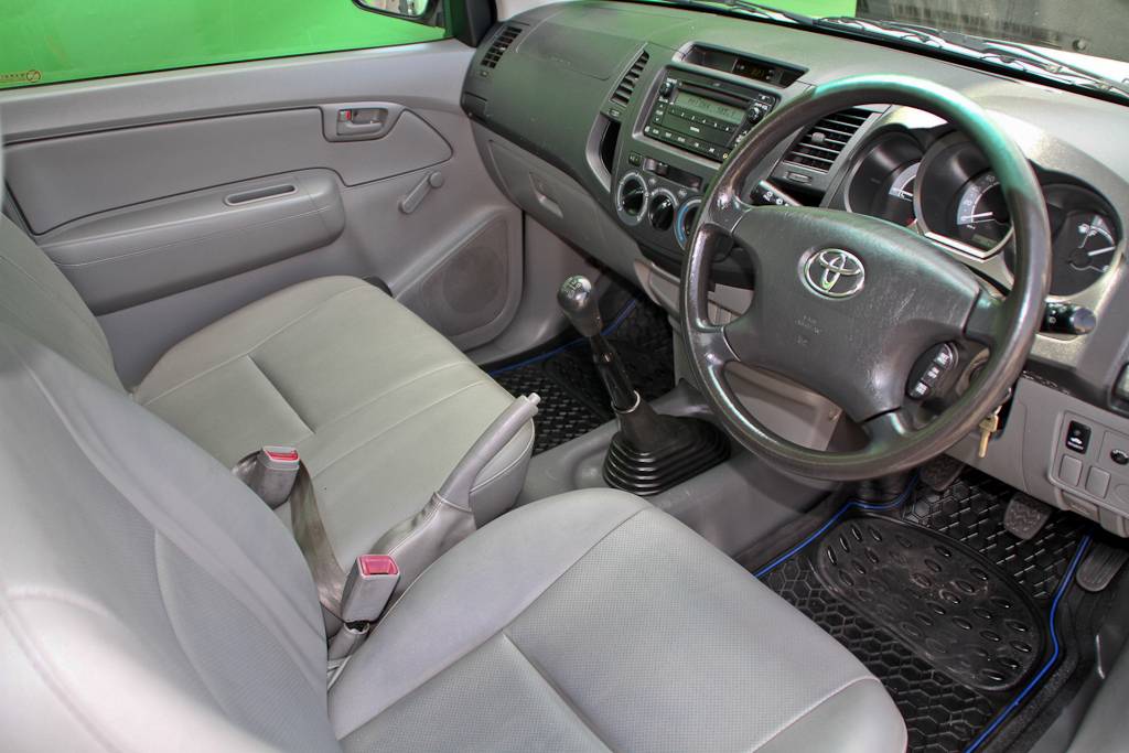 Toyota Hilux Manual