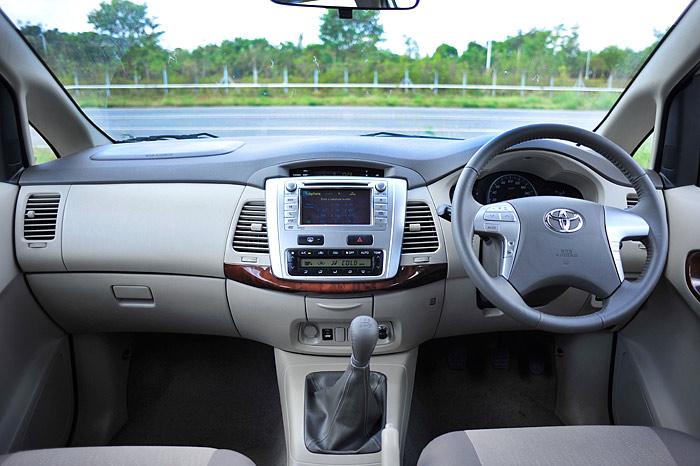 Toyota Innova 2011