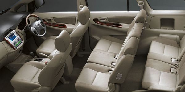 Toyota Innova 2015