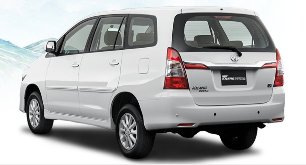 Toyota Innova 2015