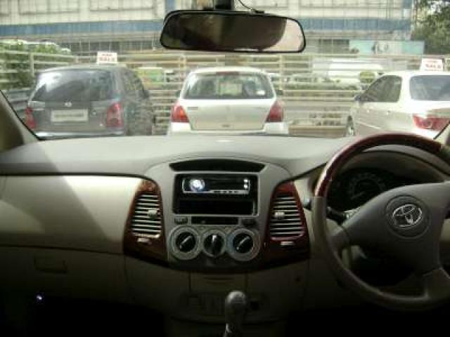 Toyota Innova G4