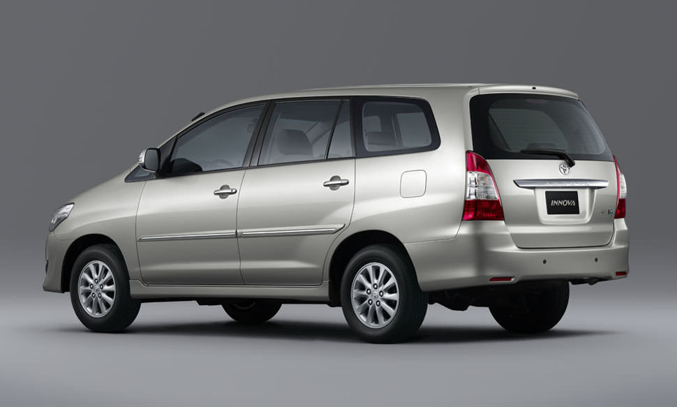 Toyota Innova V