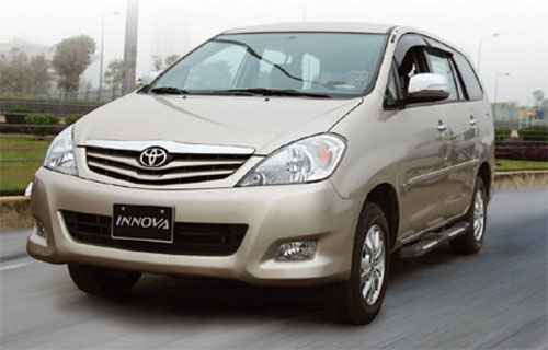 Toyota Innova Van