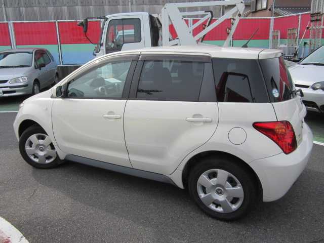 Toyota Ist 2003