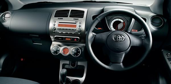 Toyota Ist 2013