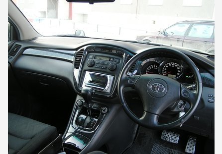 Toyota Kluger 2002