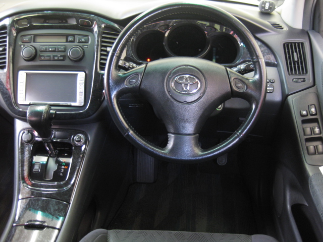 Toyota Kluger 2003
