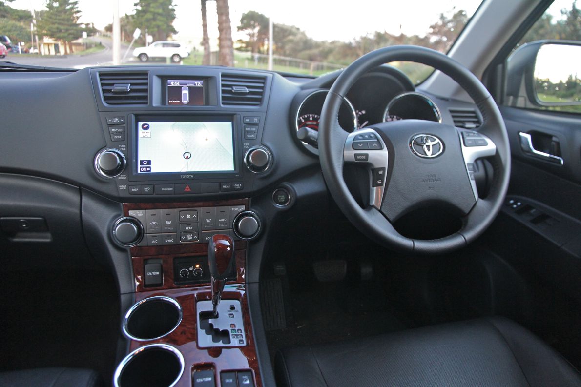 Toyota Kluger 2013