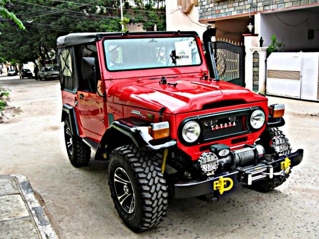 Toyota Land Cruiser Jeep