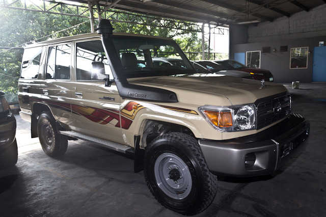 Toyota Land Cruiser Lx