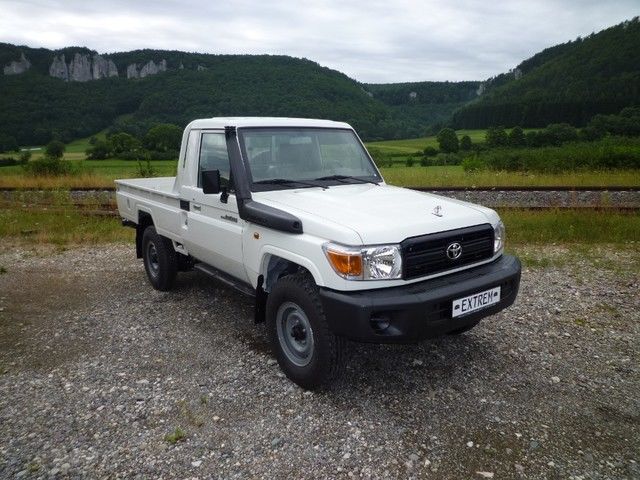 Toyota Land Cruiser Pickup Truck