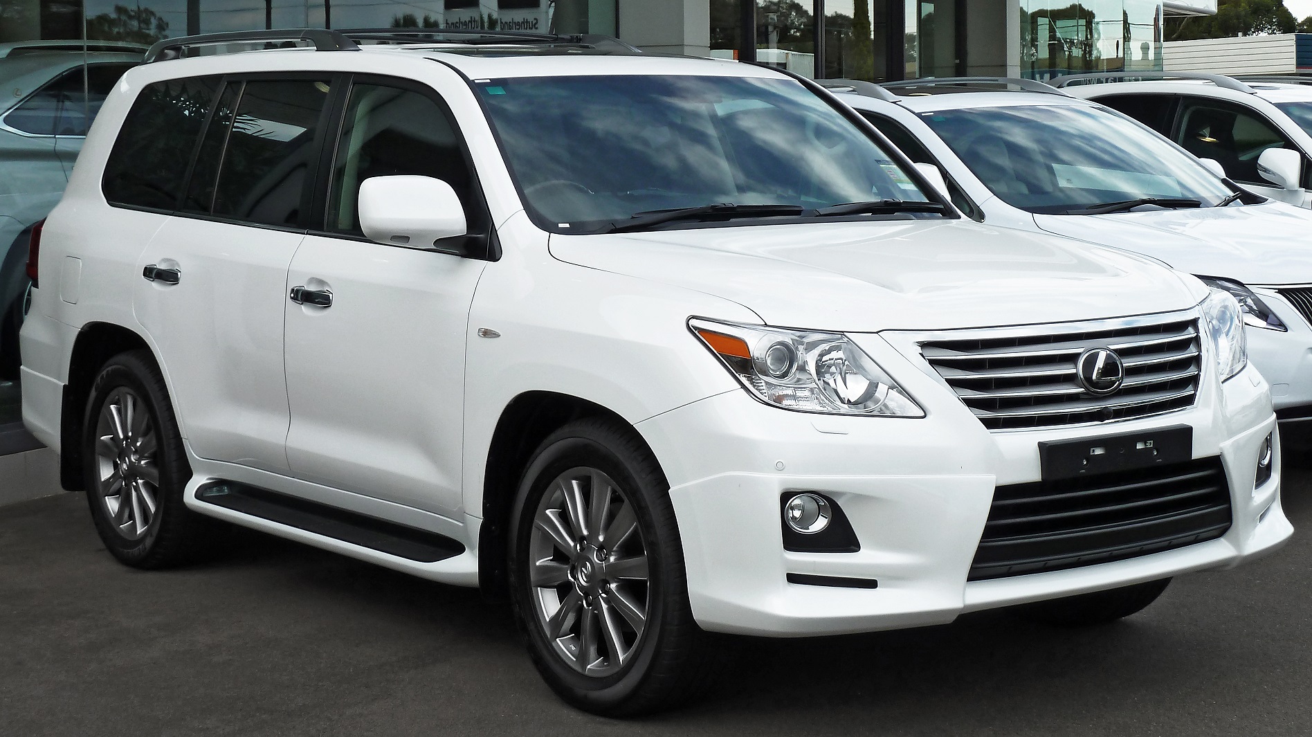 Toyota Lexus 570