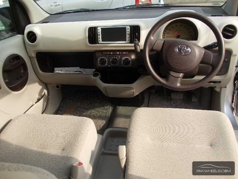 Toyota Passo 2011