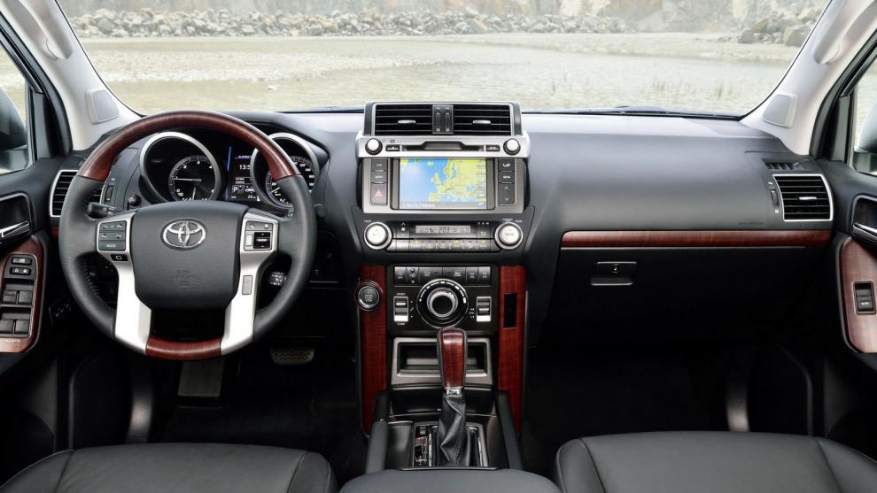 toyota prado 2015