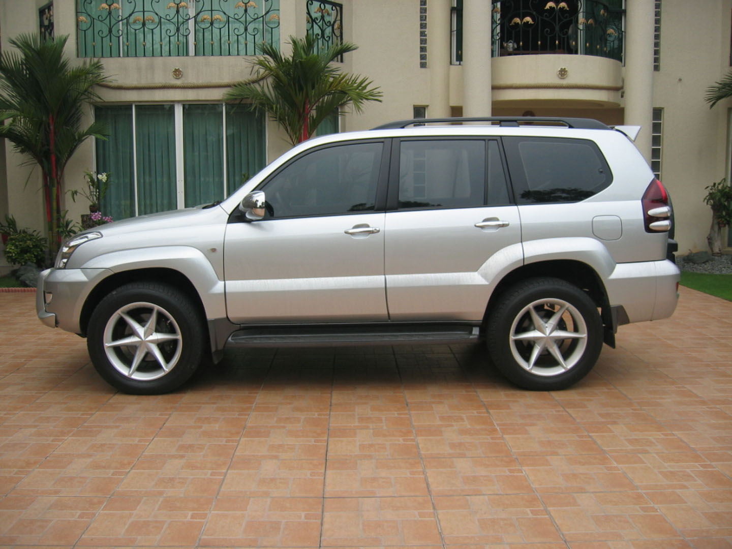 toyota prado 4x4