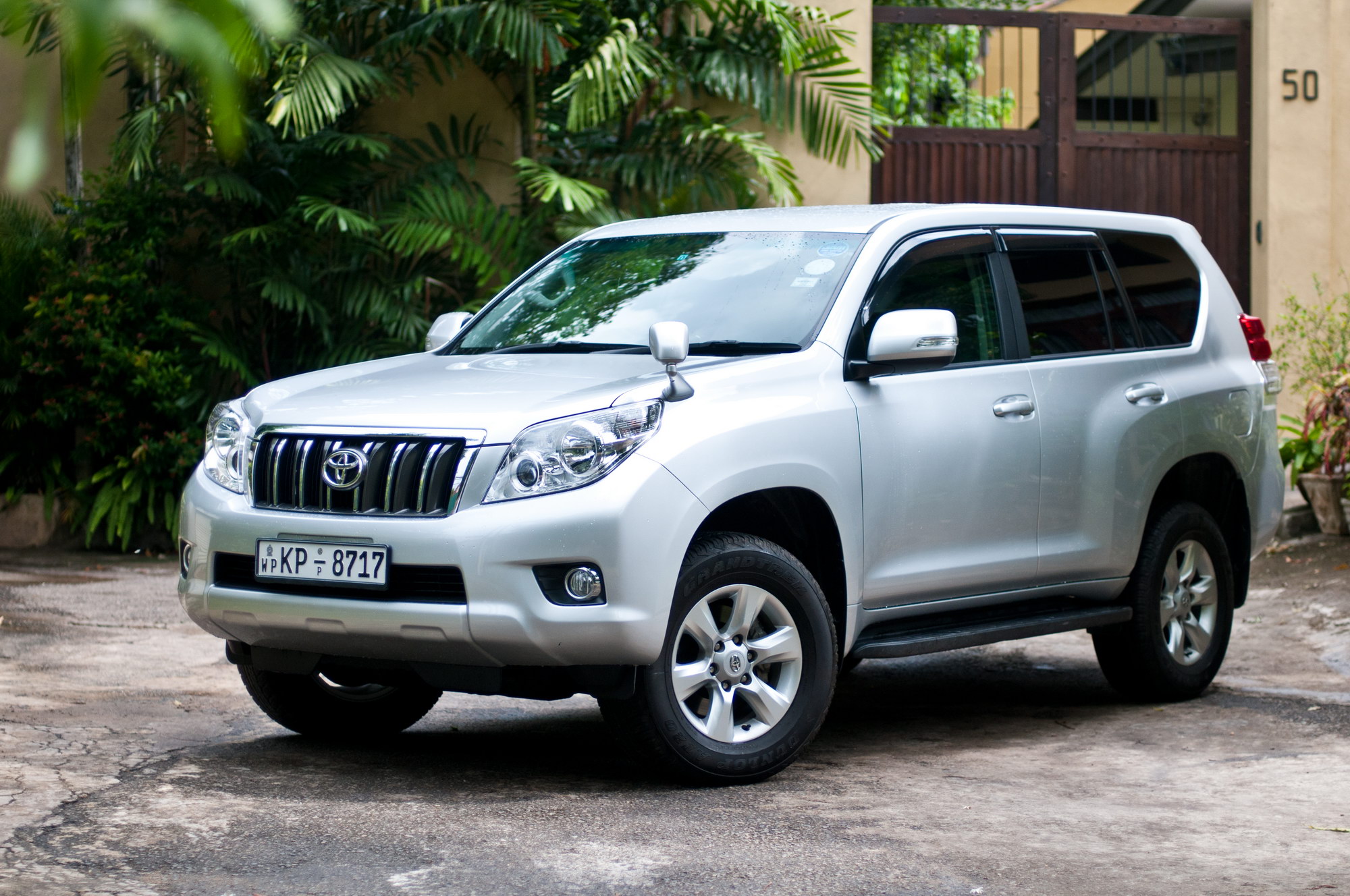 toyota prado land cruiser
