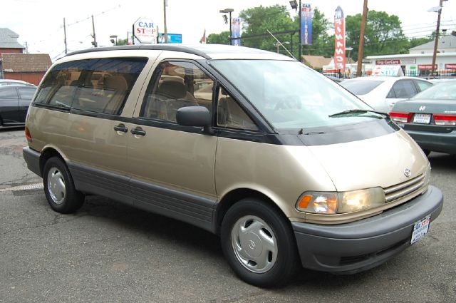 Toyota Previa Le Toyota Previa Le