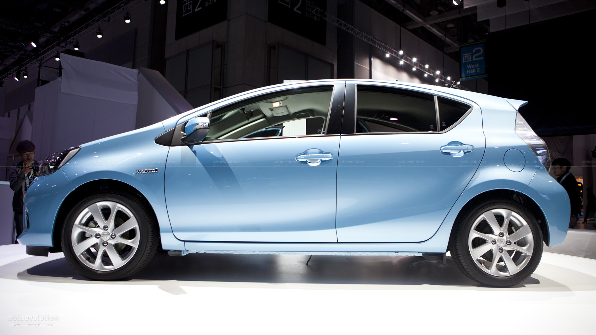Toyota Prius 4