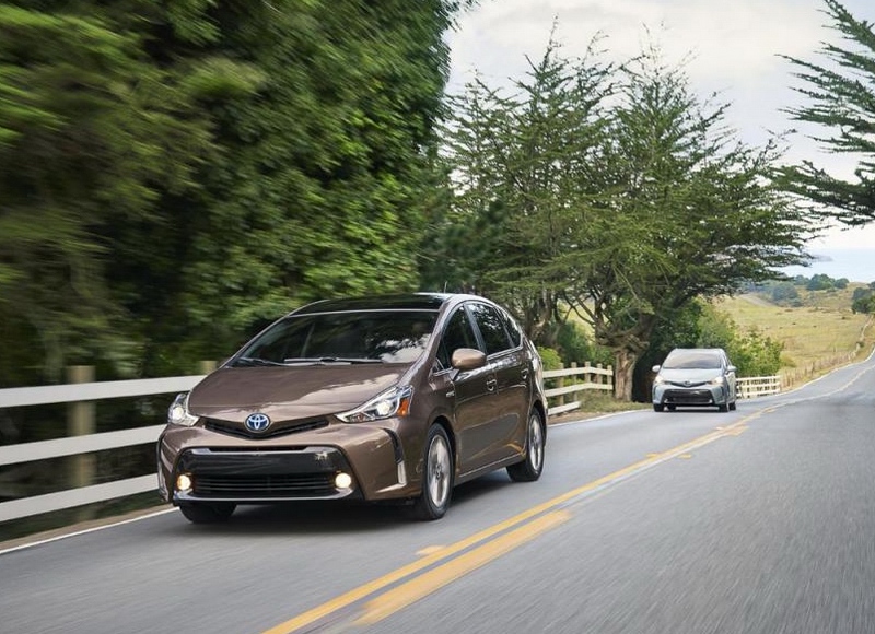 Toyota Prius Awd