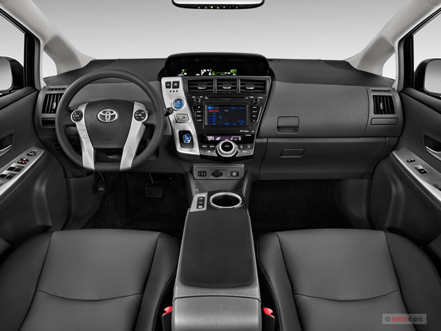 Toyota Prius V 2014