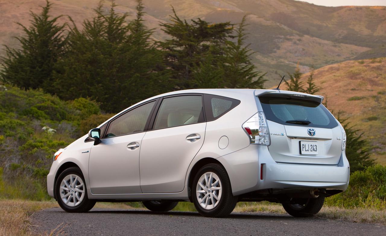 Toyota Prius V 2014