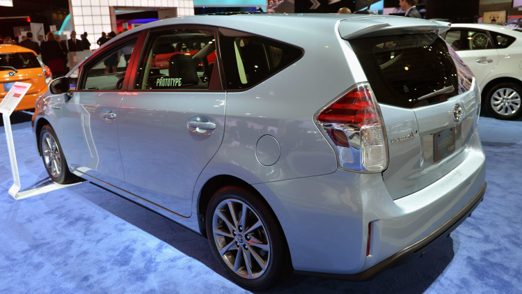 Toyota Prius V 2015