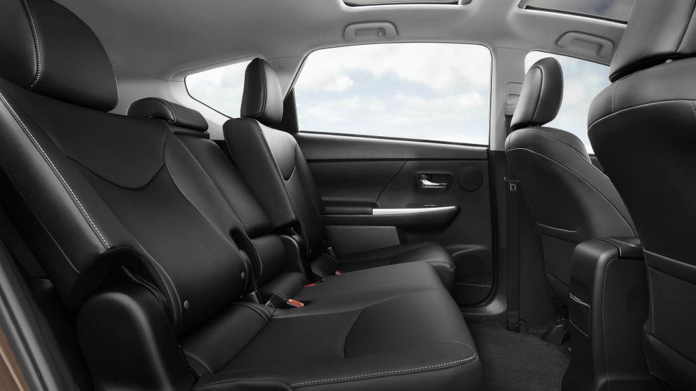 Toyota Prius V 2015