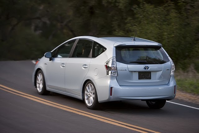 Toyota Prius V 5