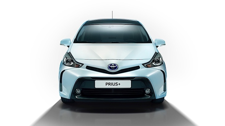 Toyota Prius V 5