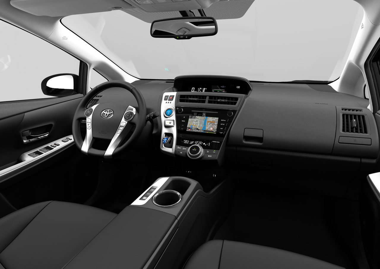 Toyota Prius Wagon 2015