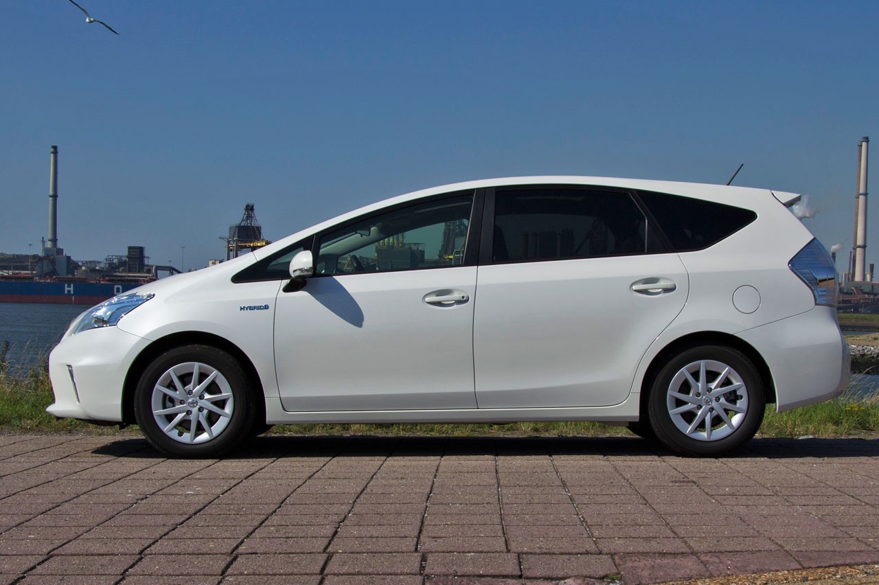 Toyota Prius Wagon