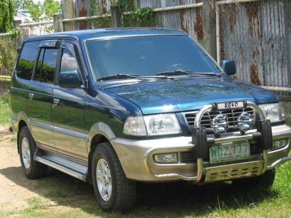 Toyota Revo 2013