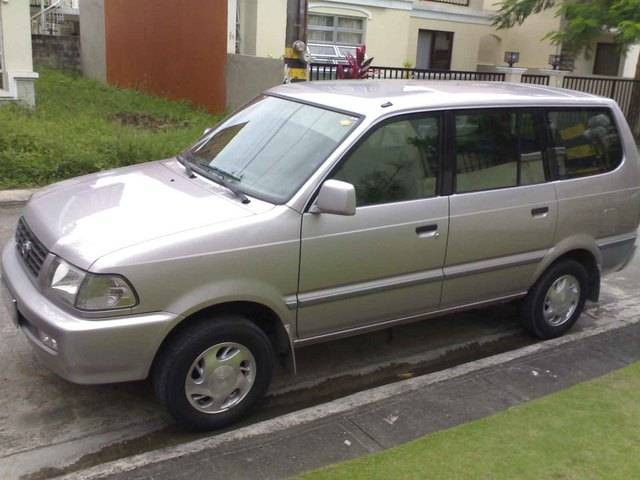 Toyota Revo 2013