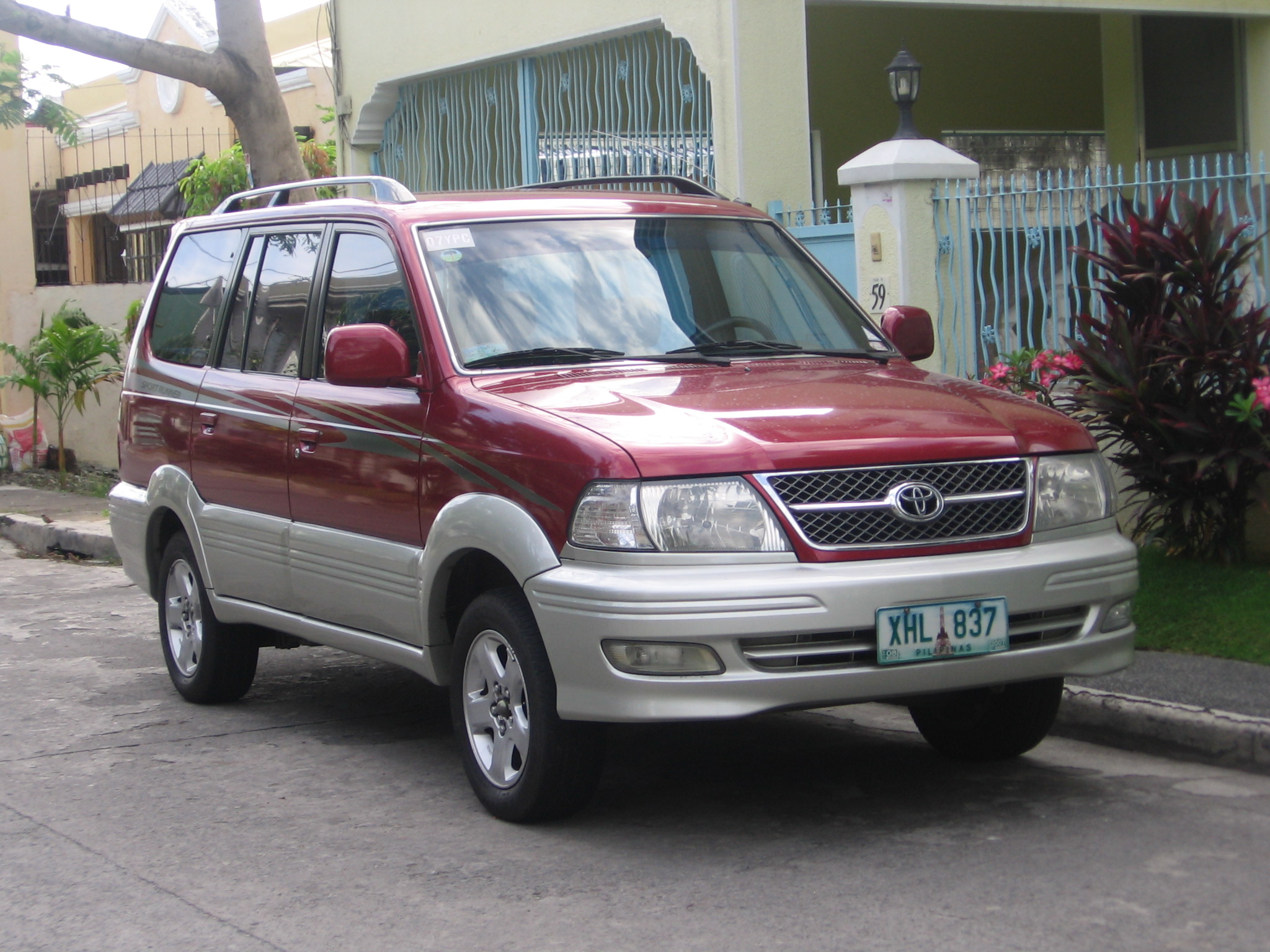 Toyota Revo 2014
