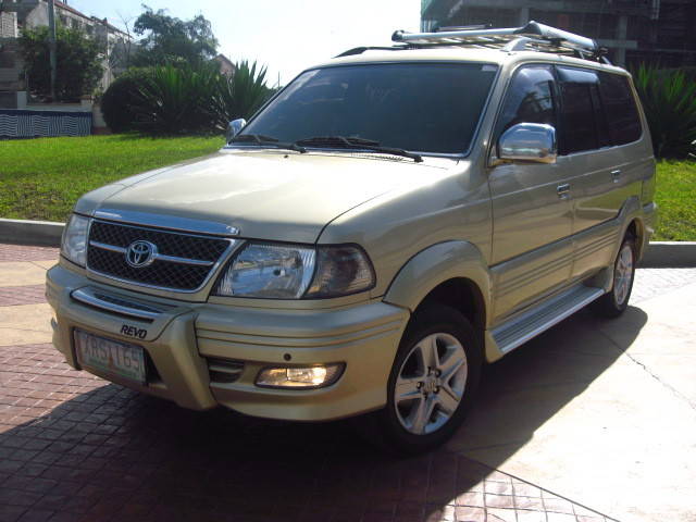 Toyota Revo 2014