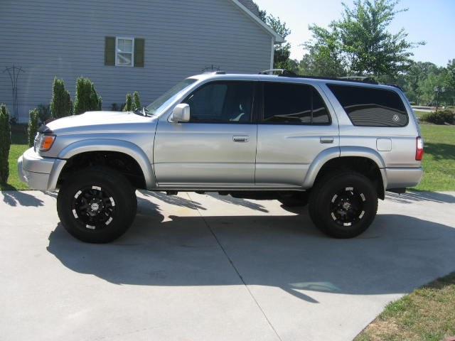 Toyota Revo Sport Runner