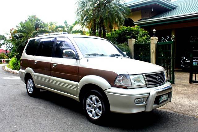 Toyota Revo Vx200