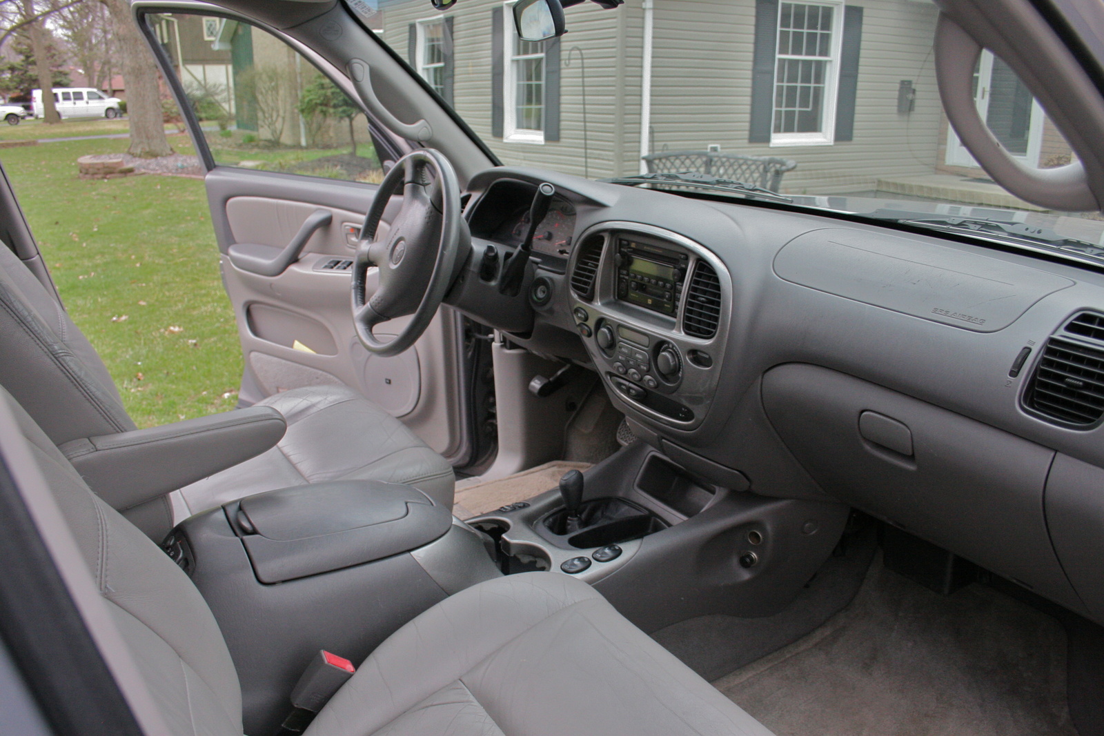Toyota Sequoia 2002