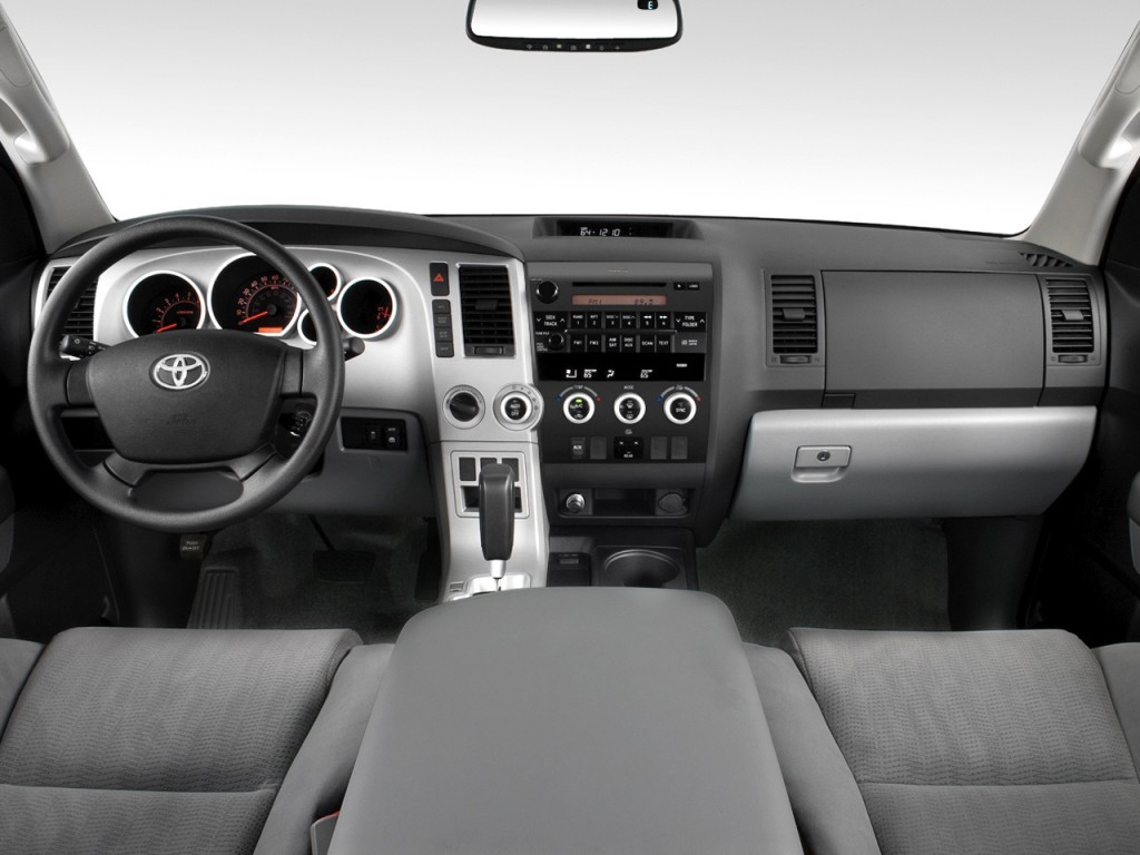 Toyota Sequoia 2003