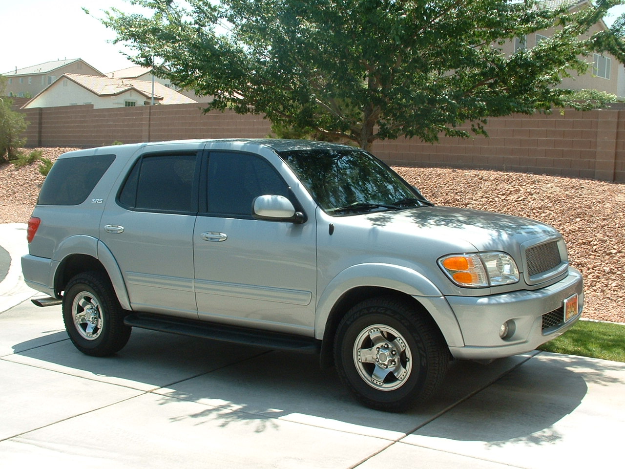 Toyota Sequoia 2004