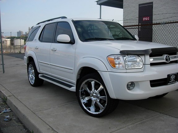 Toyota Sequoia 2005
