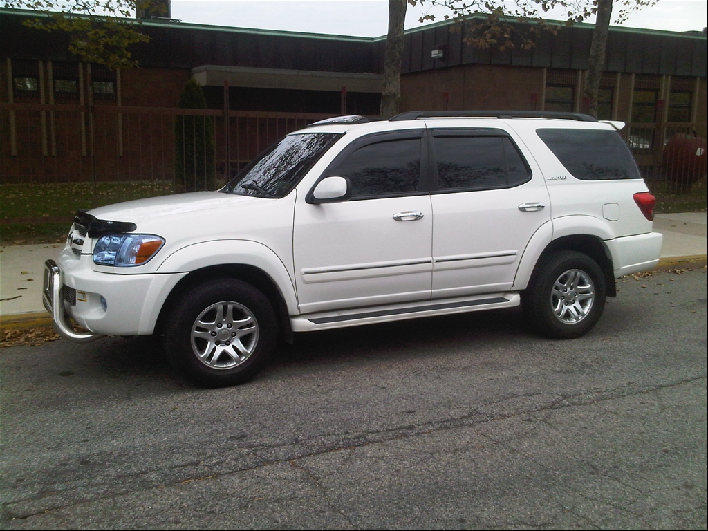 Toyota Sequoia 2005