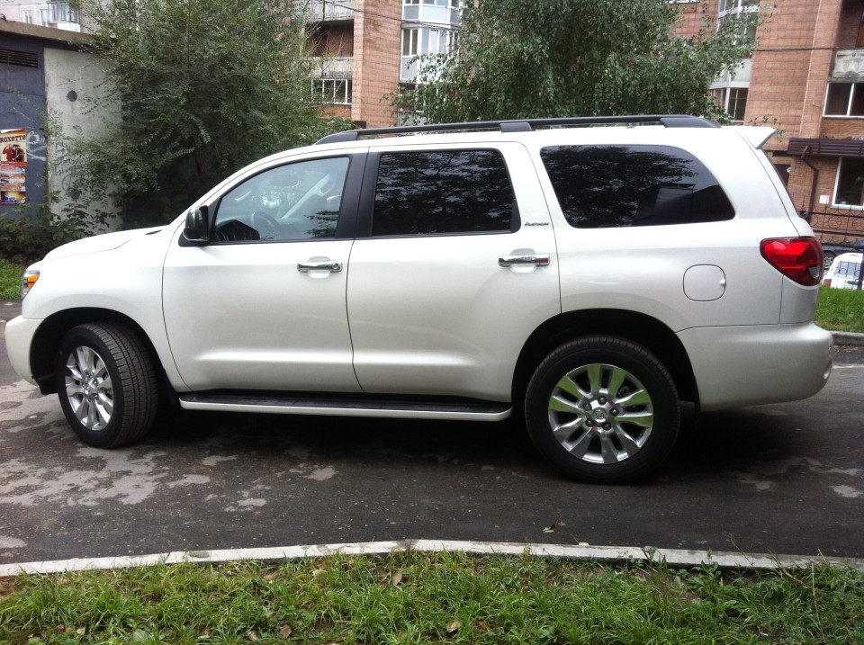 Toyota Sequoia 2012